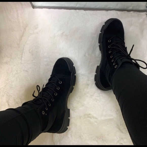 NIB! Black faux Suede & Canvas combat boots - Picture 5 of 7